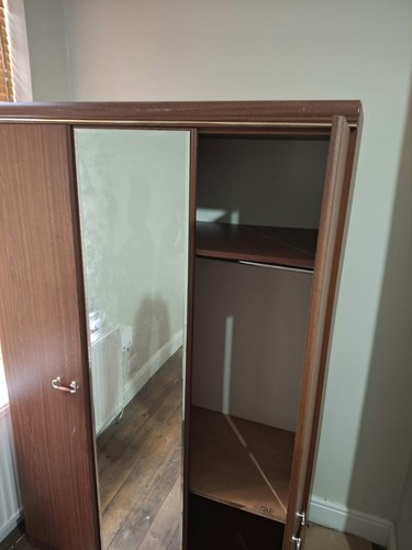 Freestanding door hinged - door,